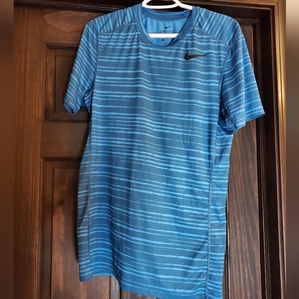 Nike Dri-Fit Fitted S Blue and Black Shirt
